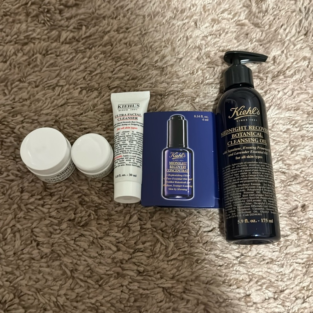 Kiehls midnight recovery botanical cleansing oil plus 4 minis NEVER USED
